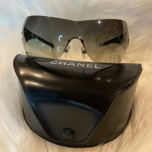 CHANEL Accessories - Chanel CC Sunglasses